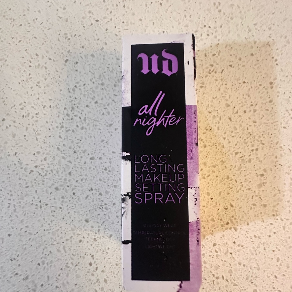 Urban Decay All Nighter Makeup Setting Spray - Black and Purple
